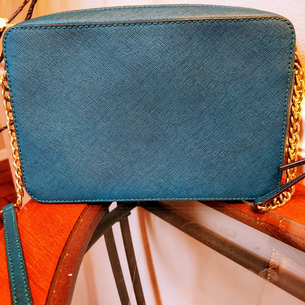 Authentic Michael Kors Crossbody - Picture 4 of 5